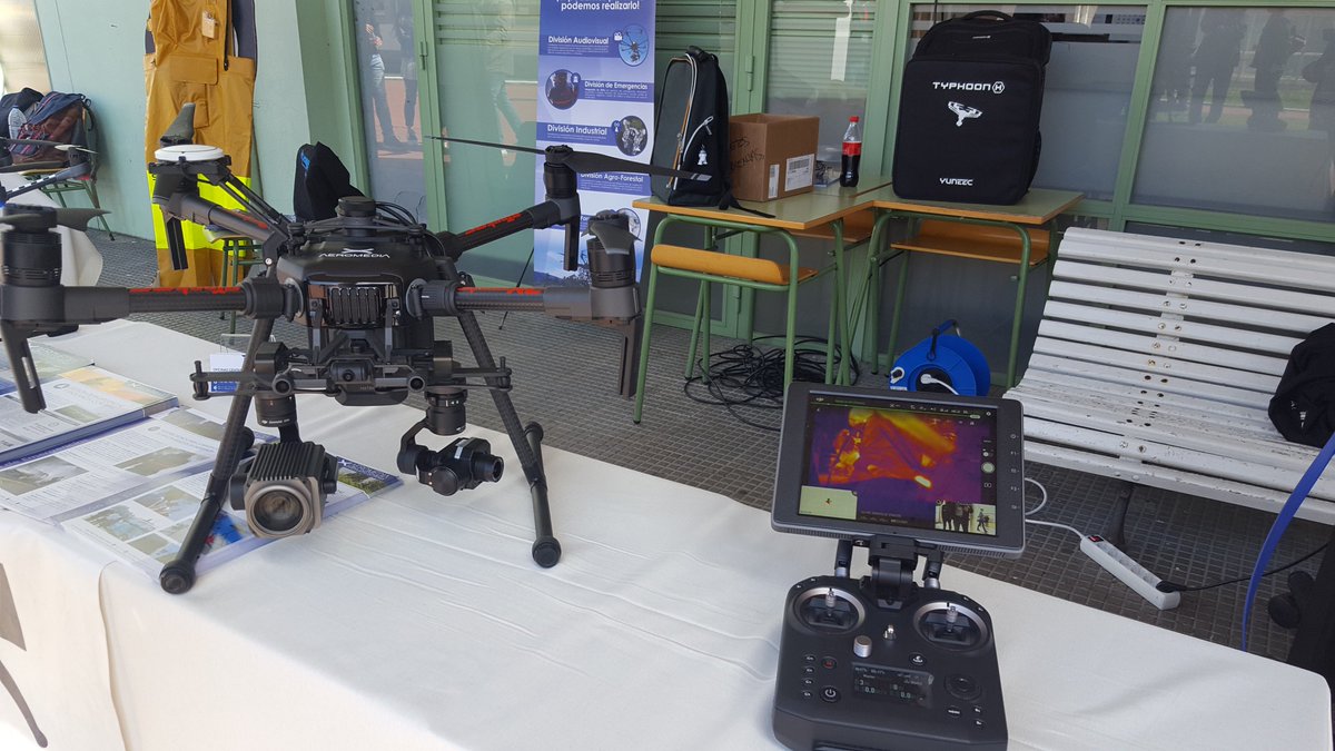 jlpouy's tweet photo. El mundo de los #drones en el #sesc2018 #FUAC @UDC_gal https://t.co/ZYEG1MmFob