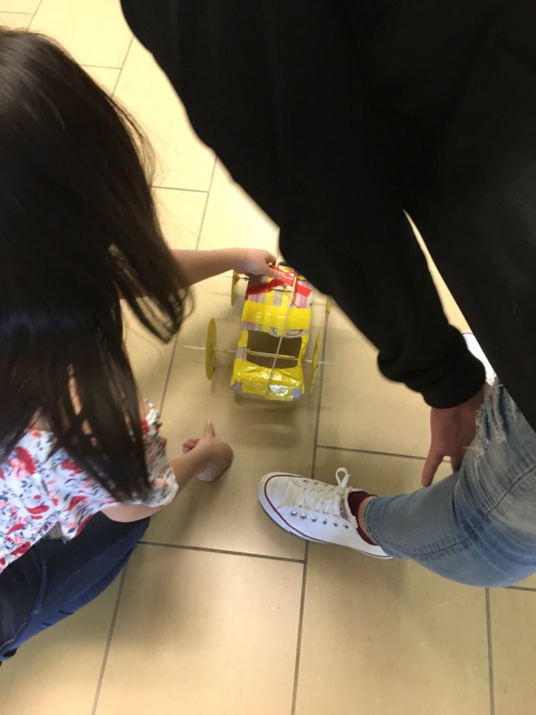 GWSSMathSci's tweet photo. Mousetrap car day in 3U physics. #EngineeringFun #BuildScience #MakeScience #DoScience https://t.co/7mfUhTz95h