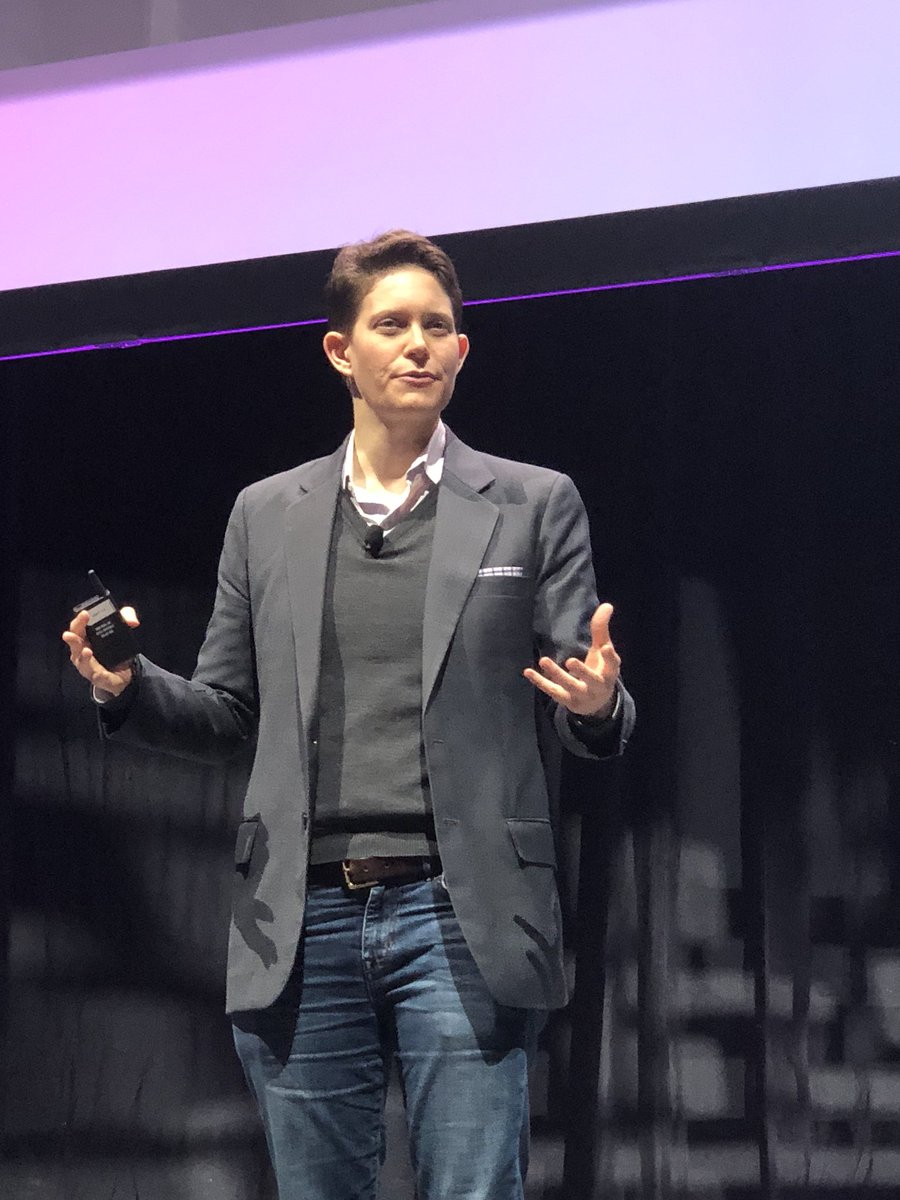 OneBlackDesign's tweet photo. RT TerriT: dorieclark crushing it hard on the main stage at #HowDesignLive #HOWLIVE Your brand isn’t your biz card. It’s your reputation. https://t.co/up0so5eNGF #howbrand