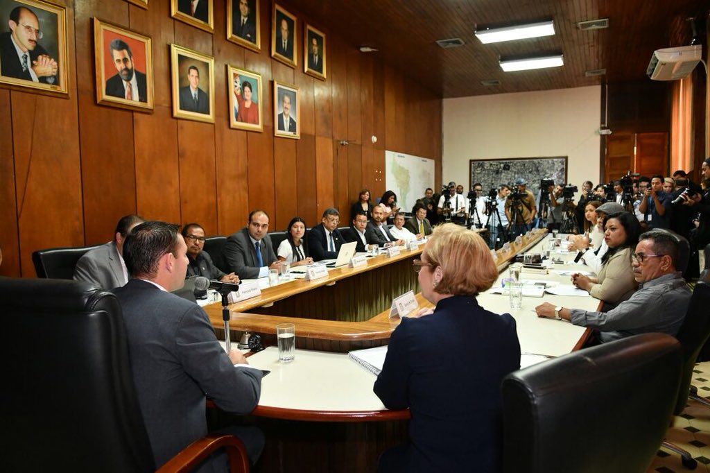 emuyshondt's tweet photo. Esta mañana llevamos a cabo el primer Concejo Municipal, nombramos juntas directivas de entidades descentralizadas y cargos de confianza; además votamos a favor del retorno de la heráldica municipal.
#SSesTuyo #ElCambioPositivo https://t.co/LEdRWPZSbU