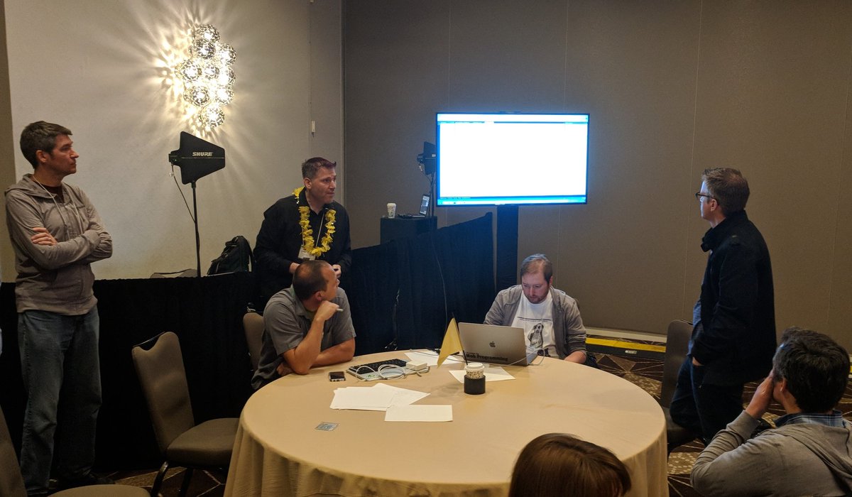 pdmoore's tweet image. Mobbing #fizzbuzz with @LlewellynFalco and #approvaltests
#deliveragile2018