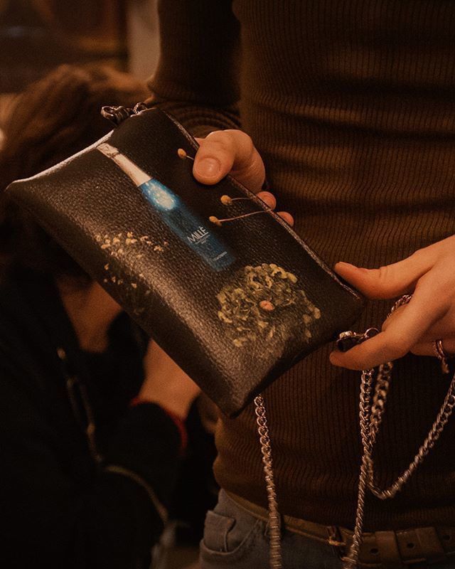 villacrespia's tweet photo. Handcraft Millè Bag by a special person @silviacoccaglio: an artist but also a friend of @villacrespiafranciacorta 😍 https://t.co/T76ptufUdz https://t.co/dH79rVIeYM