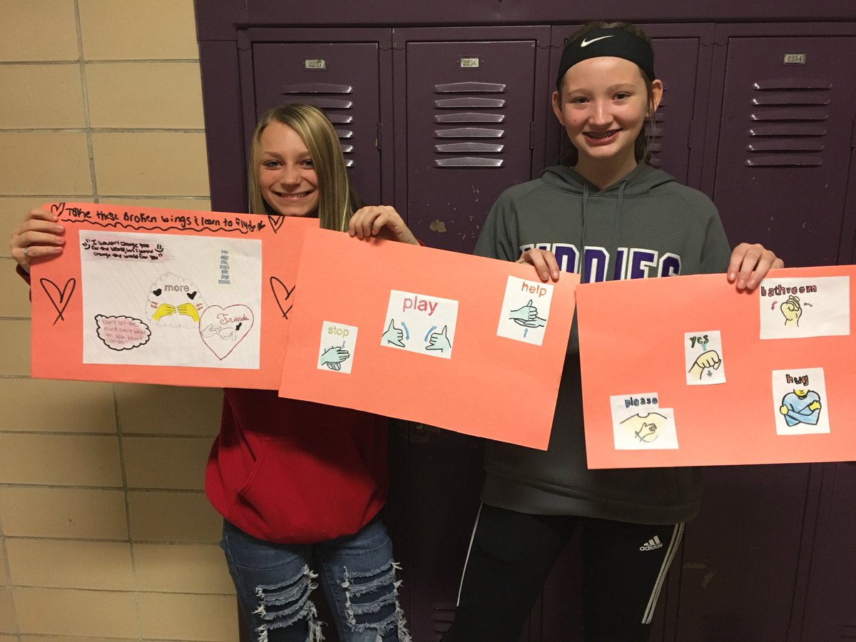 MMSTeam8_3's tweet photo. 8-3 students interviewed our MD unit friends to come up with a plan to help everyone communicate. #GlobalDesignDay #MiddieRising @MCSDSuper @MMSMiddies https://t.co/RhWsbL3hpF