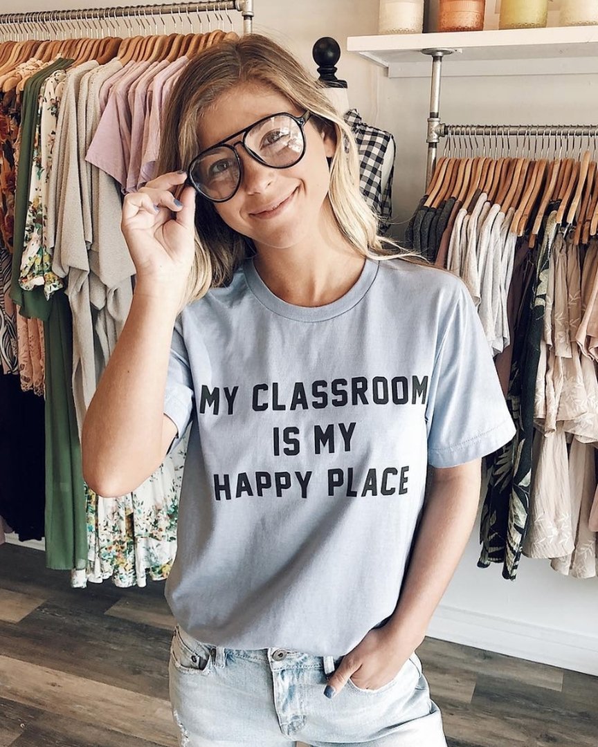 ShopRiffraff's tweet image. for all the teachers you know and love📚🍎✏️ this tee is the perfect gift to show your appreciation!
shopriffraff.com/collections/fu…