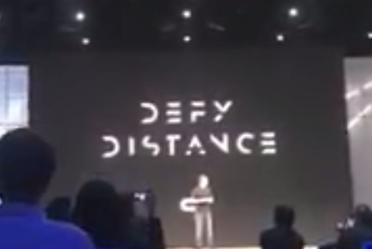 rwang0's tweet photo. MyPOV: what distance says @hbarra #defydistance Go @oculus Go #augmentedreality  #f82018 https://t.co/aIwzEwtC8v
