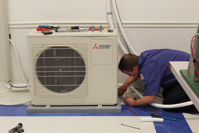 MitchellPHC_THD's tweet photo. Very big thanks to @CSIpgh with helping us donate and install this @MitsubishiHVAC system to @PennCommercial HVACR lab. Happy to help invest in our industry’s future. https://t.co/S6ynNLUFCy