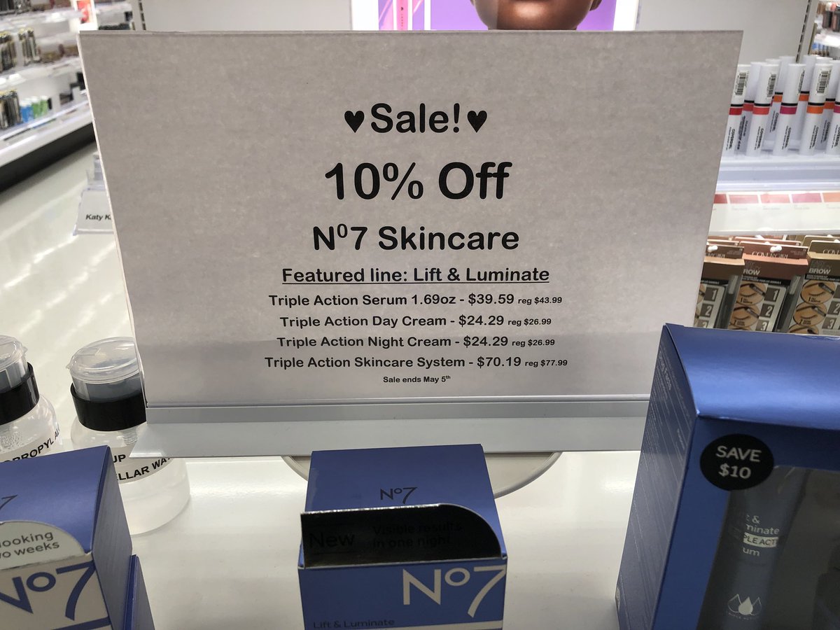 BeautyTeam0905's tweet photo. Amazing sale ✔️ 
Demo Table ready ✔️
Stop in and grab all your favorite No7 products 10% off! 🤩
#T0905BeautyTeam #TargetBeauty @maddy_g622 @abbynel89 @newage_lois @thaEscie @ChristyBee13 @potts3624 https://t.co/JEBpBmx8D7