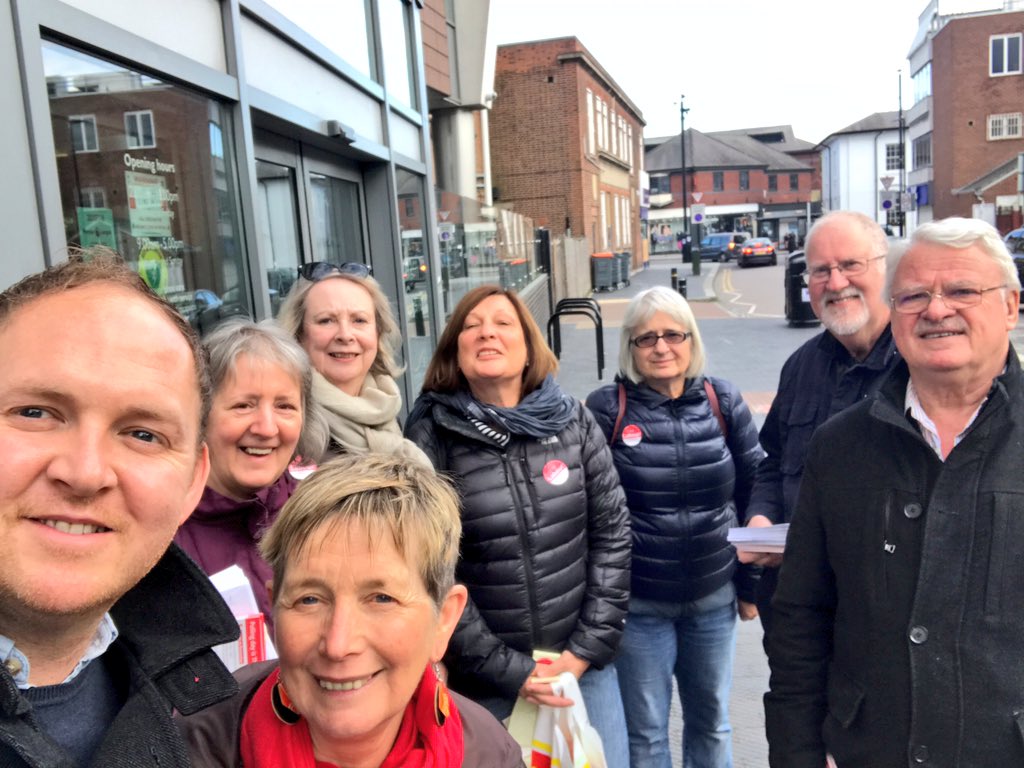 Been out supporting our great <a href="/UKLabour/">The Labour Party</a> team in #Eltham North tonight <a href="/CllrLindaBird/">Linda Bird</a> <a href="/SteveOfford4/">Steve Offord</a> <a href="/cawalsh/">Caroline Walsh</a> with the <a href="/ElthamLabourPty/">Eltham Labour Party</a> team - great support for our team as we head towards polling day! #votelabour 🌹