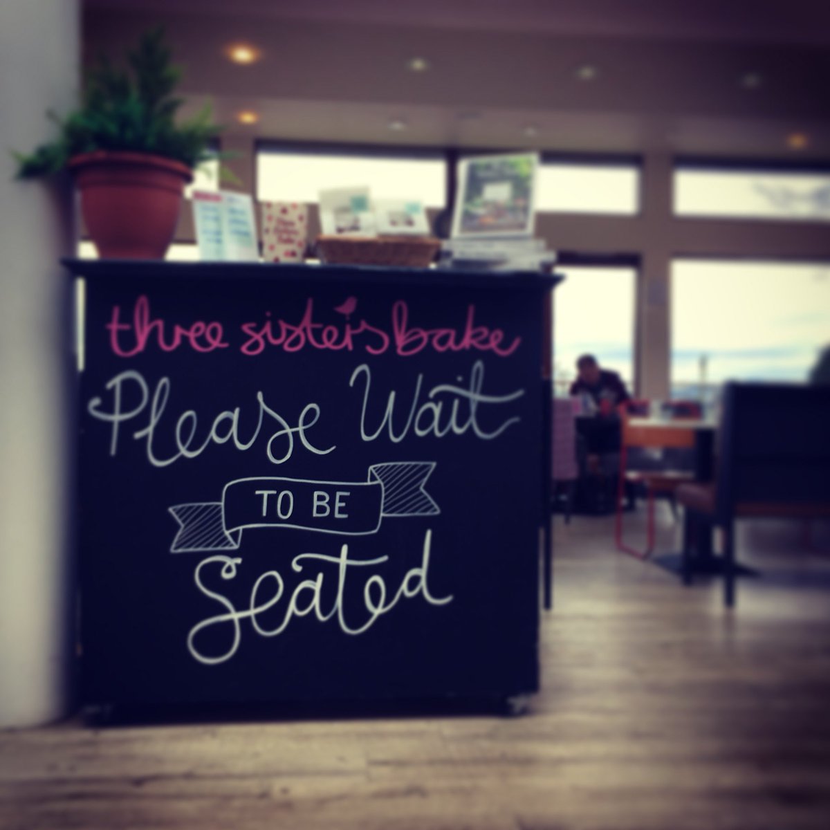 thecooksCGK's tweet photo. Finally made it to #threesistersbake at Killearn today and wasn’t disappointed! Such a beautiful view through the large glass windows and - Chocolate Guinness Cake - yum!! #willdefinitelybeback #killearn #stirling #cakestop #roadtrip #scotland #CGKontour https://t.co/W2XxCeVLPZ