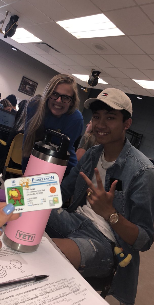 AS505651apes's tweet photo. everyday i use my yeti water bottle to reduce the amount of waste that goes into the landfill. @franklinlorax #apeswaste https://t.co/AQJ0mVTDMb