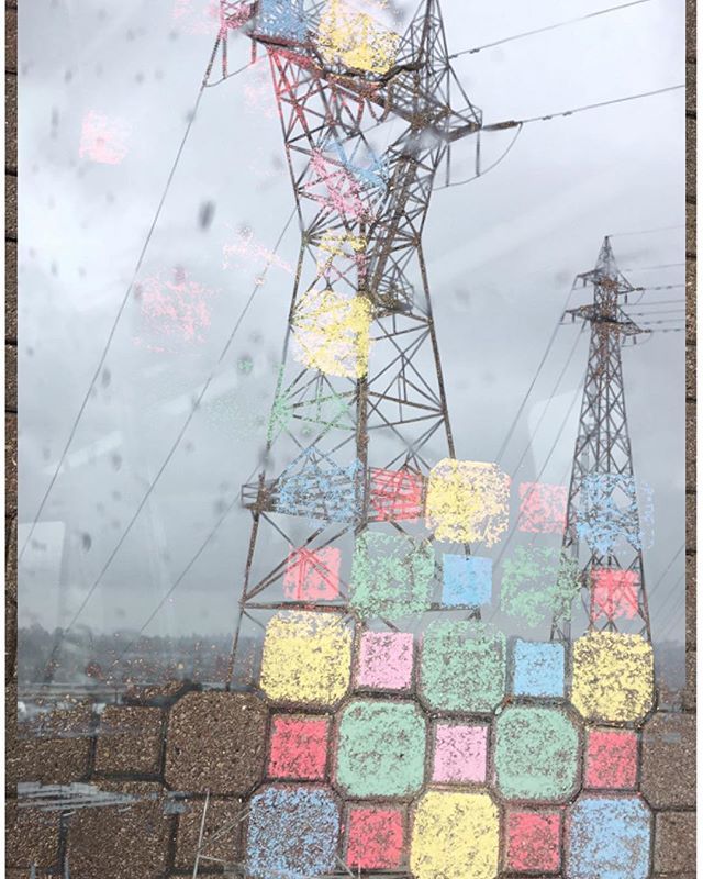 echosight's tweet image. Hey it’s @dflembo and @jackiedivesphoto here doing this week’s takeover. We’ve been talking a lot about the “home” and weighing the pros and cons of moving to a new city to pursue work opportunities. This mashup features the view out of the sky train on … ift.tt/2rdz7we