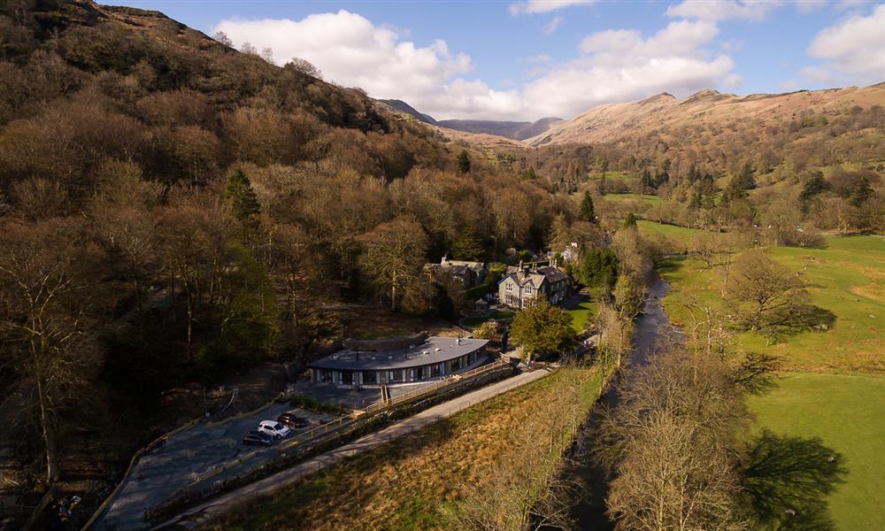 info1920's tweet image. Luxury late break 3 night break for 4 people this bank holiday weekend for  only £495. Luxury self catering just went up a notch. www. steppingstonesriversideterrace.co.uk  Situated in Rydal  #llatelakes