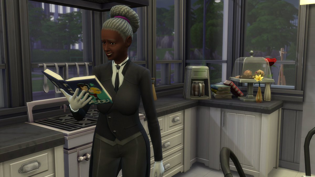 pekesims's tweet image. Sería genial si el mayordomo hiciese algo a parte de leer 24 horas al día. Son las 2 de la mañana señora...