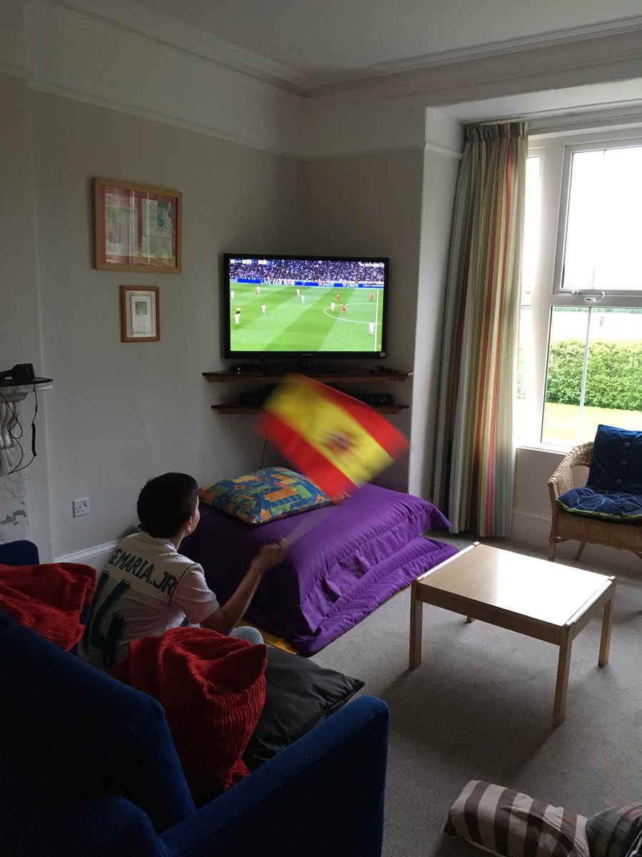 Jose-Maria cheering on Real Madrid in the semi final of the <a href="/ChampionsLeague/">UEFA Champions League</a> 3-2 <a href="/realmadridfra/">Real Madrid C.F. 🇫🇷</a> atm