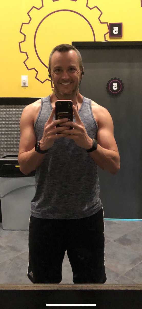 relayrichard's tweet photo. @ChrisMeadows126 I have my happy hours AT the gym and girl you know I’m always thirsty!! 🤪😂😎 https://t.co/vatY1YN9d6
