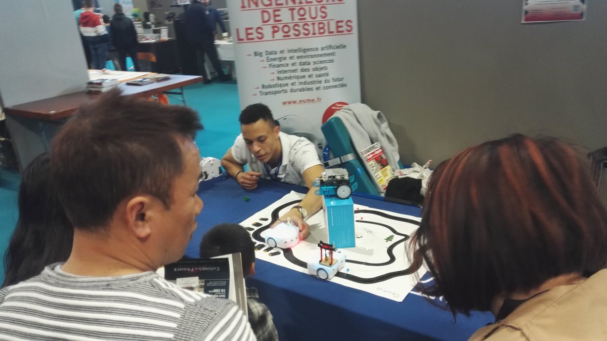 SudriAdditive's tweet photo. Fin du dernier jour de la Foire d'Angers, un grand merci à tous les #Makers et à la @Makemefamily pour cet accueil et pour tous ces moments de partage et de rencontre !!
@ESMEsudria #Lille #Angers #Innovation #3Dprinting #robotique https://t.co/qxcDbBPAII
