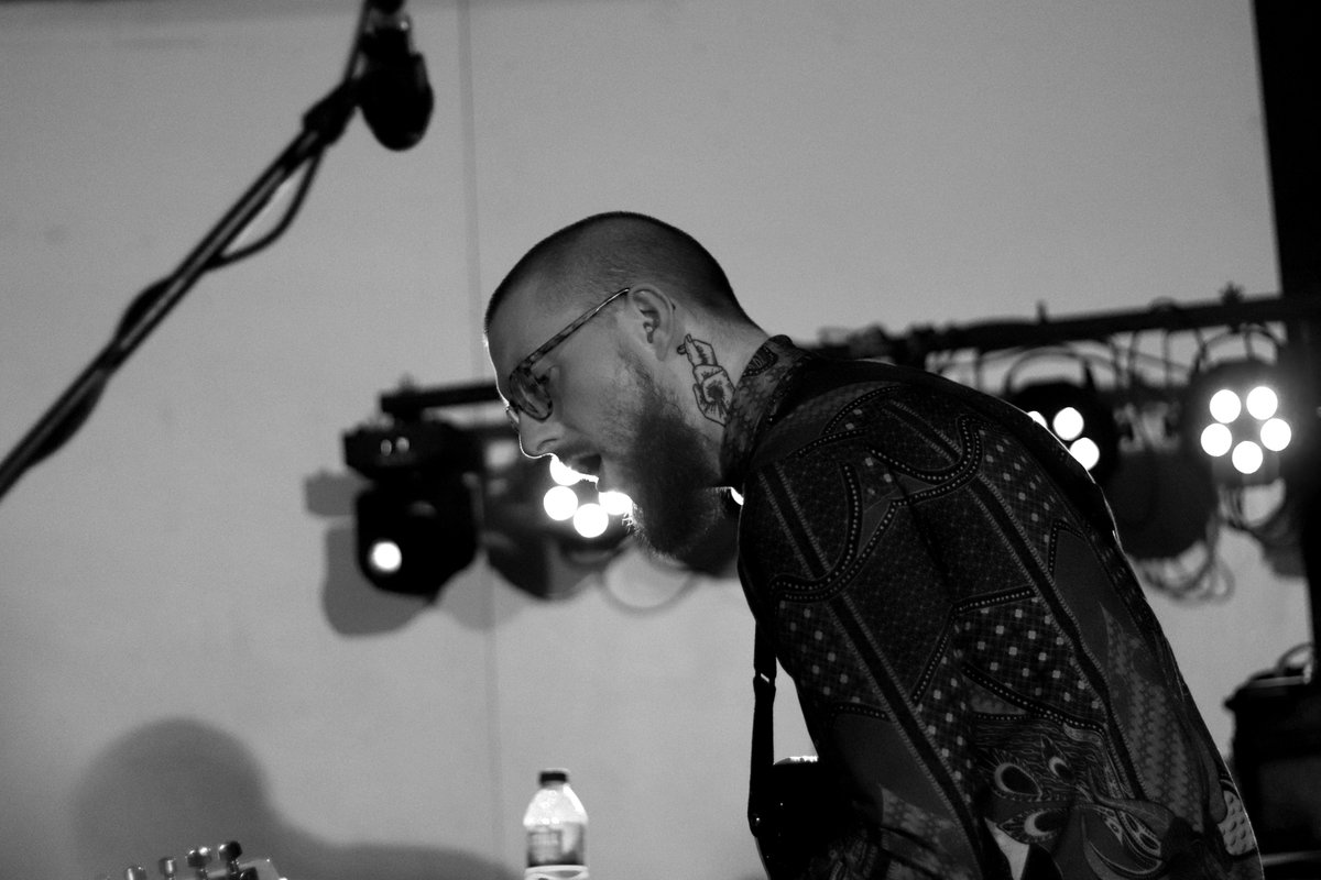 deltavegaband's tweet image. Awesome gig last night, definitely need to get you guys back in Hull again! 🤟😎🤟  @TaxTheHeat @NakedSix @YearsYoungMusic @fallenidolband @PolarBearHull #ChangeYourPosition