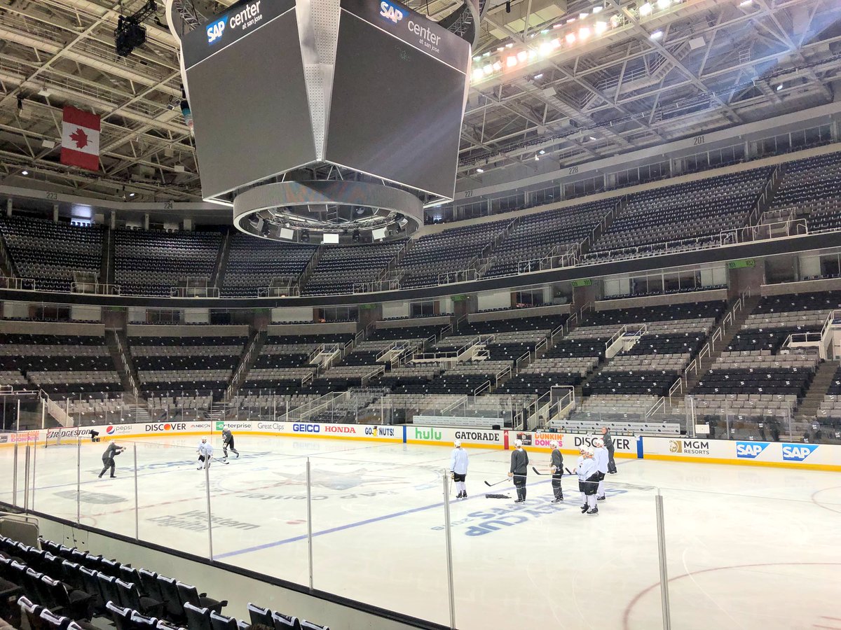 GoldenKnights's tweet photo. Option = largely taken https://t.co/Da0sBsWJVv