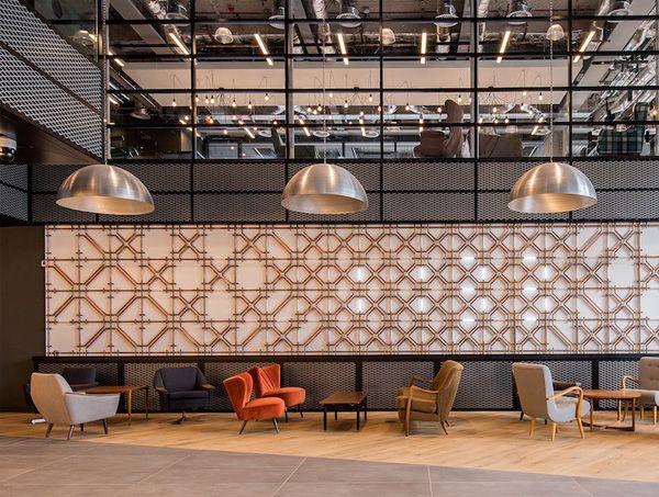 WorkhouseColl's tweet image. We're very pleased to have discovered this image of our Grand Spun lights hanging in Amazon's London Headquarters. #greatfind #amazonhq #amazonlondon #spunlights #lightingdesign #pendantlights #workspacedesign