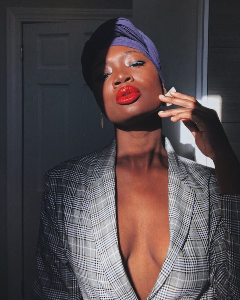 Coveteur's tweet photo. This influencer has body-positive wisdom we can’t stop thinking about: https://t.co/vmx6YCOgLQ https://t.co/LbI3HLQ86G