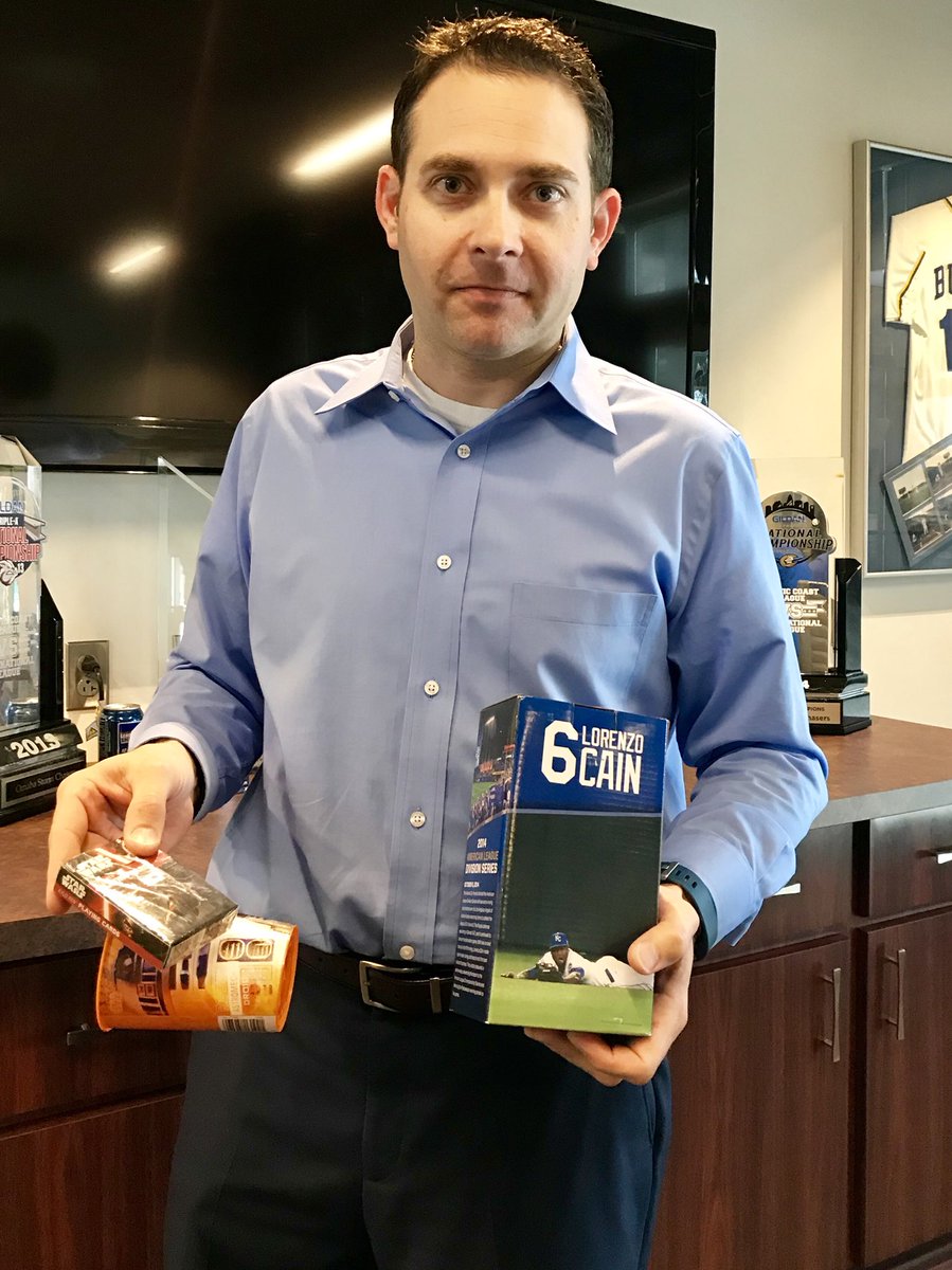 OmahaPrez's tweet photo. #20/50 Tuesday is back! #StarWars week so RT 4 chance 2 win #R2-D2 cup, #KyloRen playing cards + Lorenzo Cain bobble. #50maha #StirUpTheStorm https://t.co/CPBlHJyJgK