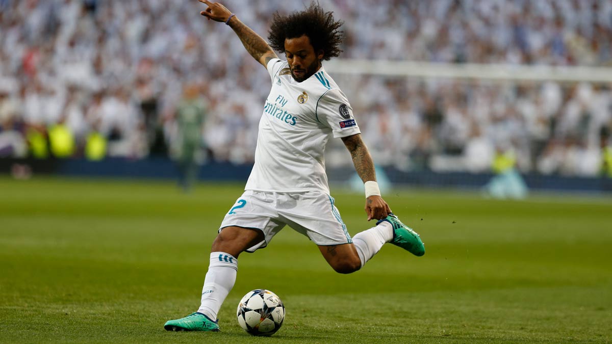 realmadrid's tweet photo. 📸 Algunas de nuestras mejores fotos durante la primera mitad. #HalaMadrid #APorLa13 https://t.co/ZdYKgjpo9Z