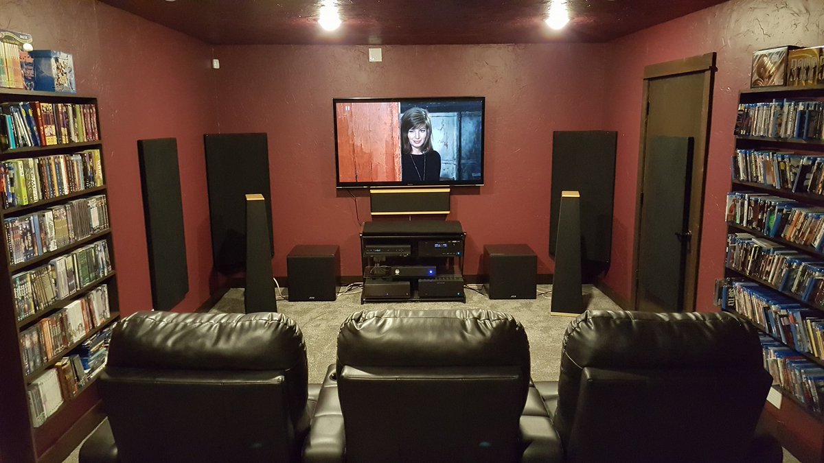 flickeralley's tweet photo. Haters will say its photoshopped... #Cinerama fans will say #GOBIGATHOME
Want 15% the restored THIS IS CINERAMA & WINDJAMMER? Share your home theater with @flickeralley . We want to see how you GO BIG AT HOME!
#KEEPITCLASSIC https://t.co/vmpVj1ecyk