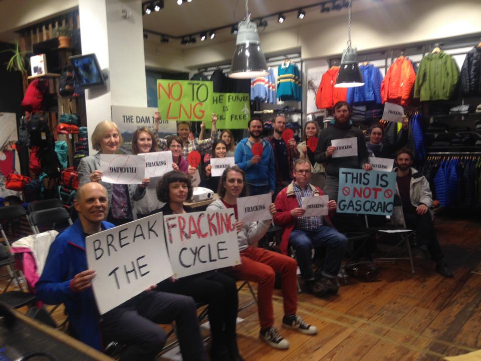 TexasSierraClub's tweet image. &quot;We will not be responsible for the exploitation of other communities by the global fracking industry.&quot; ✊🏾 

Today, @NHNAireland is raising awareness about proposed LNG in the Rio Grande Valley (which would be shipped to Ireland). #BreakTheFrackingCycle #StopRioGrandeLNG