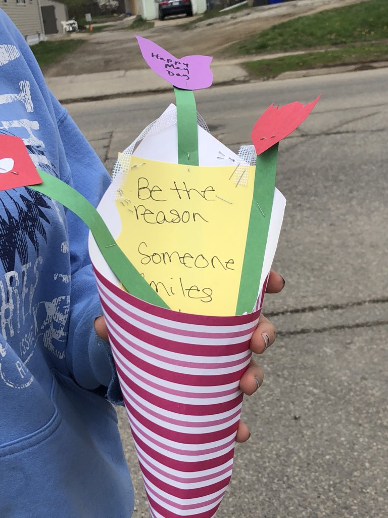 mrs_jhampton's tweet photo. Happy May Day from Wilson! @CRSCHOOLS #wilsonrams #beagoodneighbor https://t.co/i1yz0Fgnge