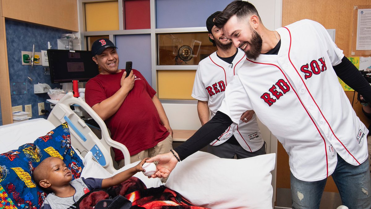 RedSox's tweet photo. Just some pitchers pitching in! 😍

Thanks for having us, @BostonChildrens! https://t.co/IOiFuDC2ZD