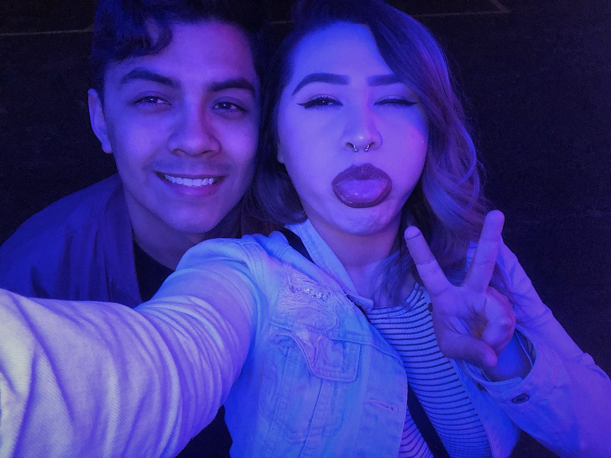 HeyItsCassie05's tweet photo. 😍😍😍 #dragonlights #soldierfield #chicago #dragonenergy #allday #foreverinlovewithyou 😘 https://t.co/e4nMxGM7g9