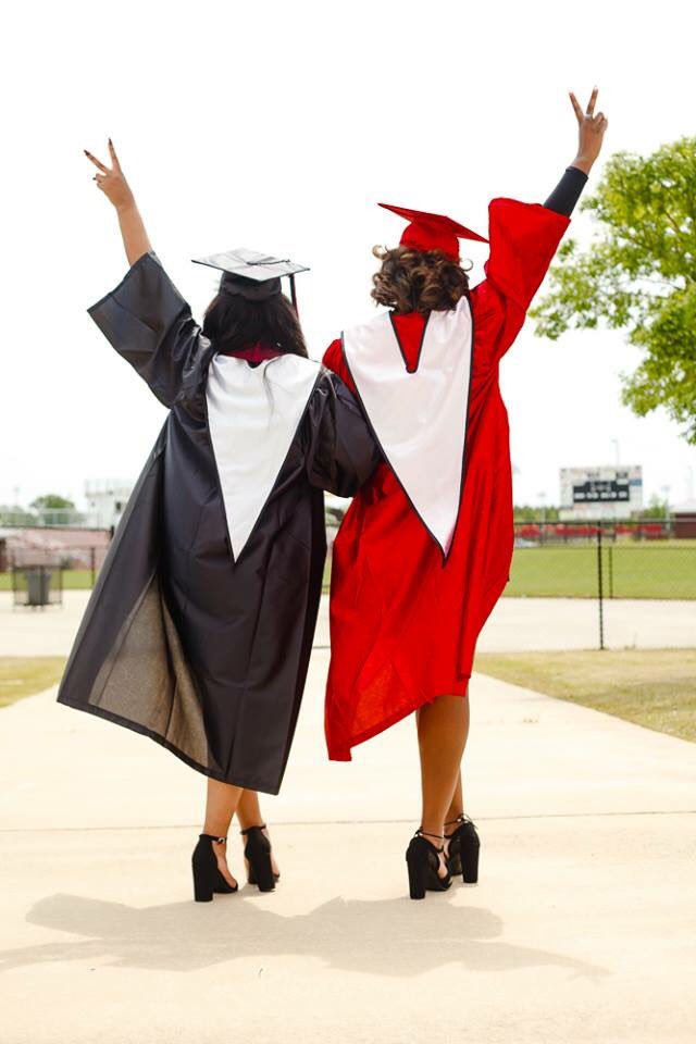 bamcam24's tweet photo. #ITSGRADSZN 😜❤️🖤 https://t.co/xcfEALyzay