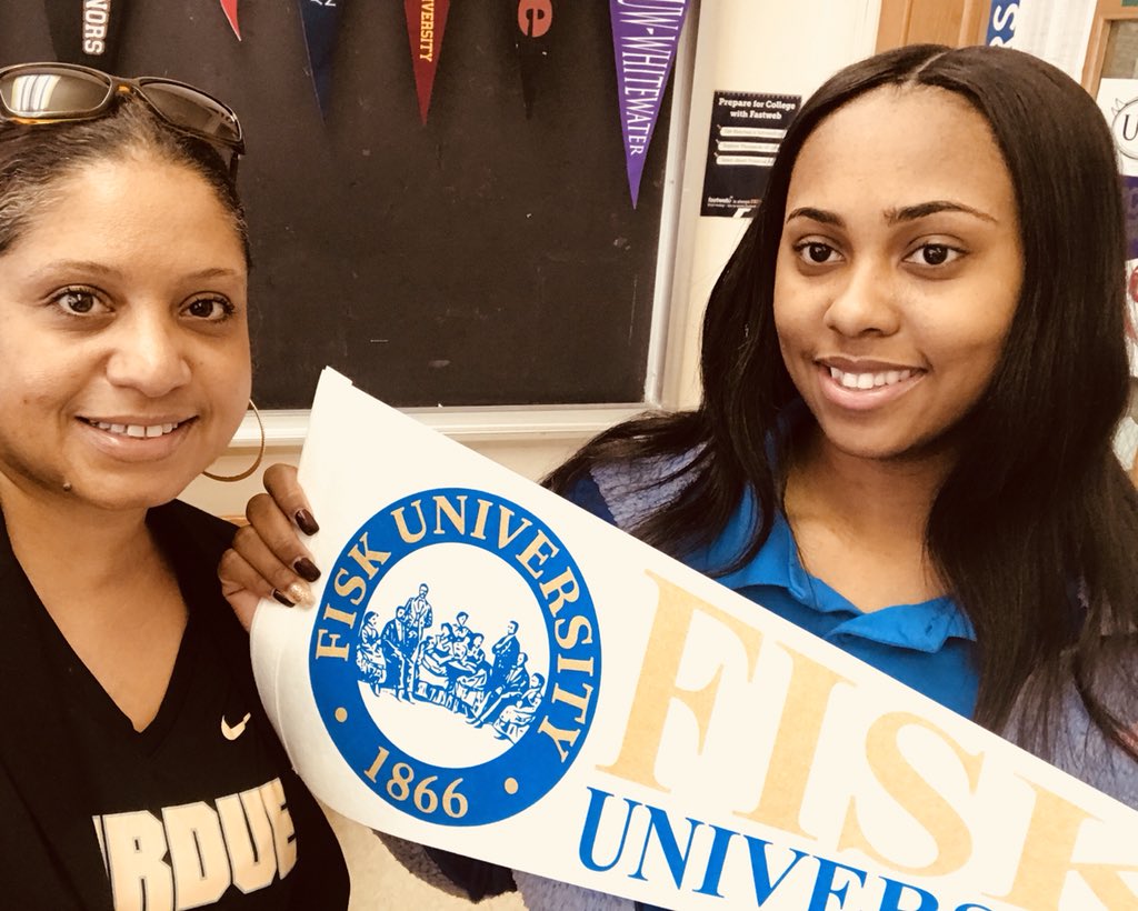 PTHS_OAFS's tweet photo. #ProvisoReady @pths209 Students celebrating #CollegeSigningDay #Classof2018 https://t.co/N0VQnfdjdC