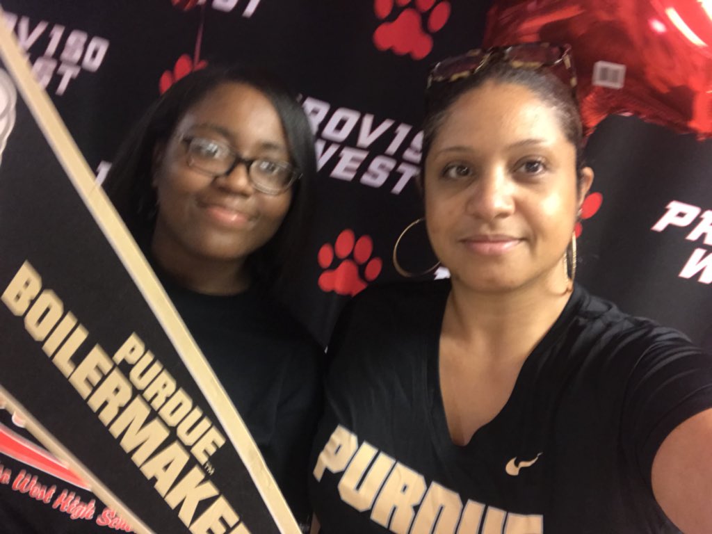 PTHS_OAFS's tweet photo. #ProvisoReady @pths209 Students celebrating #CollegeSigningDay #Classof2018 https://t.co/N0VQnfdjdC