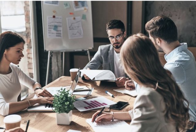JimYoung007's tweet photo. Great piece from @AgoryachAlex on the power of communication to drive innovation within organizations @cisco @forbescommcncl #communication #innovation https://t.co/AmpnH1voBV https://t.co/8GkzoV6zAj