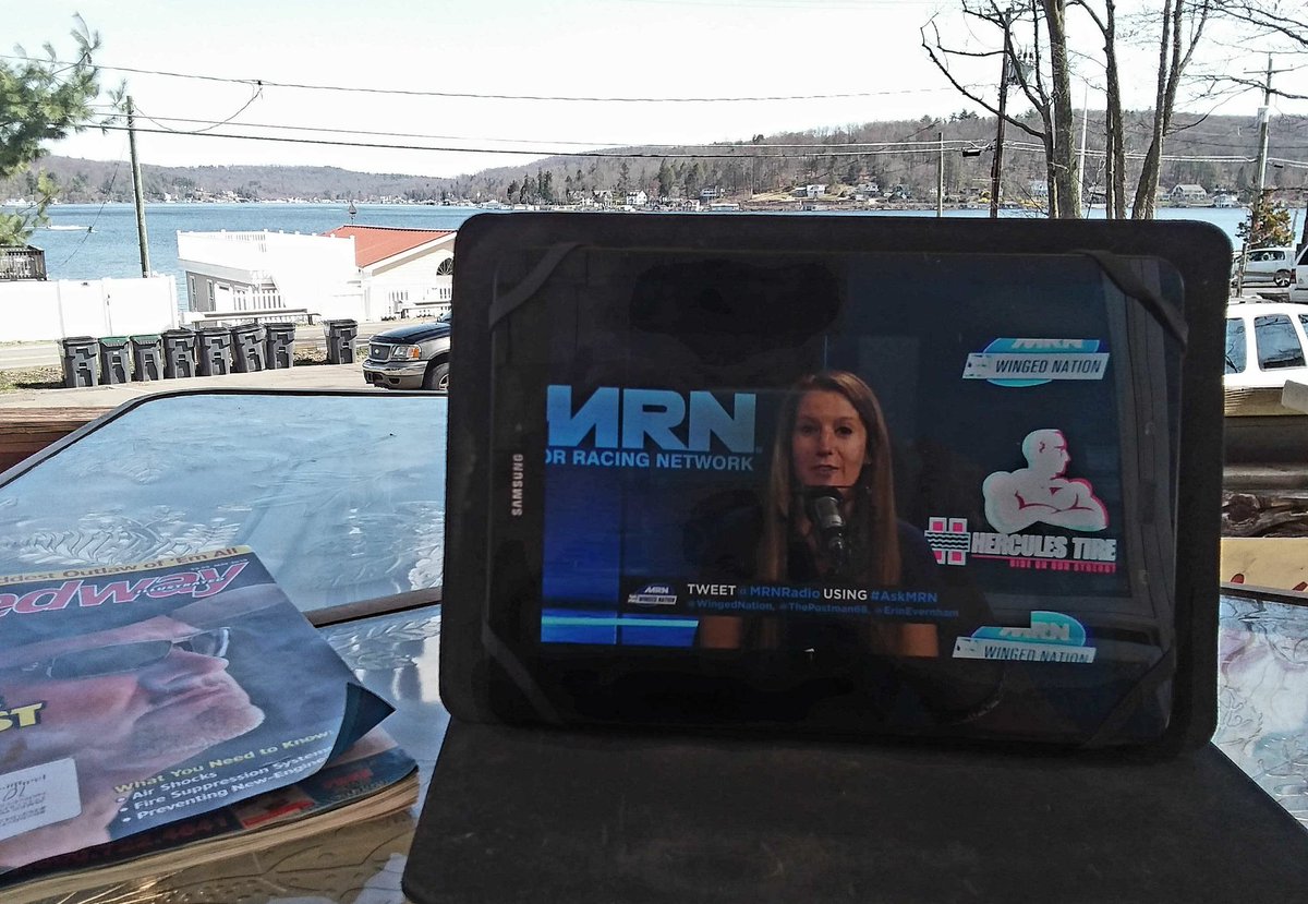 JamesWelsh4's tweet photo. @WingedNation @ThePostman68 @ErinEvernham enjoying the show on the deck at Harveys Lake 🌞 #FinallyNice #TweetYourSeat https://t.co/pVPF4bpE6K