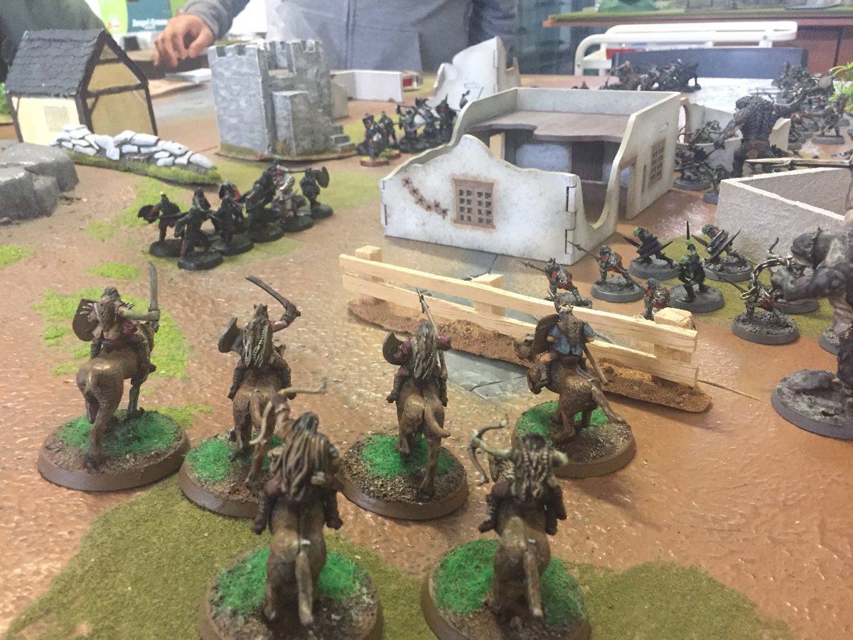 BattleBunkerVG's tweet photo. Jornadas de iniciación al JBE de ESDLA - El Hobbit! Nunca viene mal sumergirse en el mundo de Tolkien. Habrá movimiento en el búnker a partir de ahora... https://t.co/XuqoM4NWGe