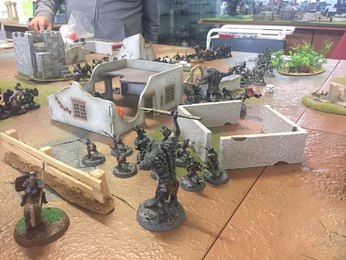 BattleBunkerVG's tweet photo. Jornadas de iniciación al JBE de ESDLA - El Hobbit! Nunca viene mal sumergirse en el mundo de Tolkien. Habrá movimiento en el búnker a partir de ahora... https://t.co/XuqoM4NWGe