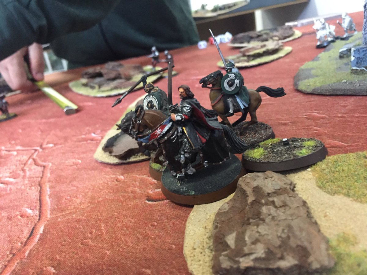 Jornadas de iniciación al JBE de ESDLA - El Hobbit! Nunca viene mal sumergirse en el mundo de Tolkien. Habrá movimiento en el búnker a partir de ahora...