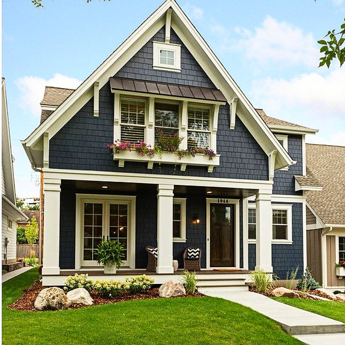 YVR_PAINTER's tweet photo. Exterior specialists since 1971. Call us for a quote today. #chathamkent #lakeshoreontario #windsoressex #windsorontario https://t.co/gLkZypj6A3