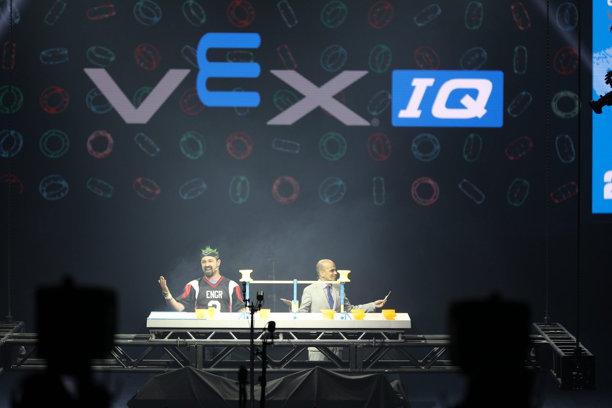 REC_Foundation's tweet photo. We're so proud of all the teams who competed in this year's #VEXIQ Challenge at #VEXworlds! Congrats to all our finalists &amp; award winners! The 2018-19 game unveil for #VEXIQ Challenge Next Level was literally lit and we can't wait for another epic year ahead! #omgrobots https://t.co/BV7RR0YGpB