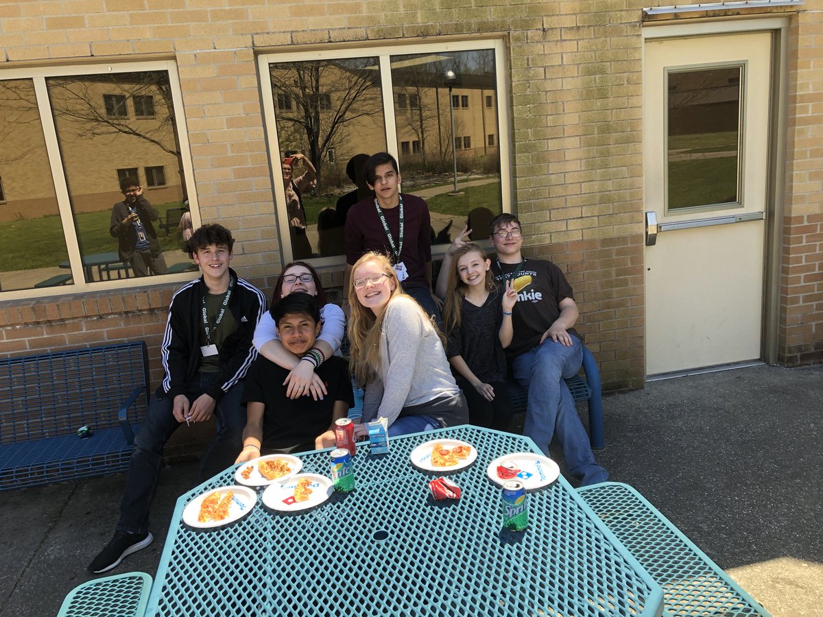 GlobalHawksDMS's tweet photo. Celebrating the first day of May AND our Global honor roll students today with a surprise pizza party! Keep up the good work, guys! 🙌🏼 https://t.co/S4MUaN66J4