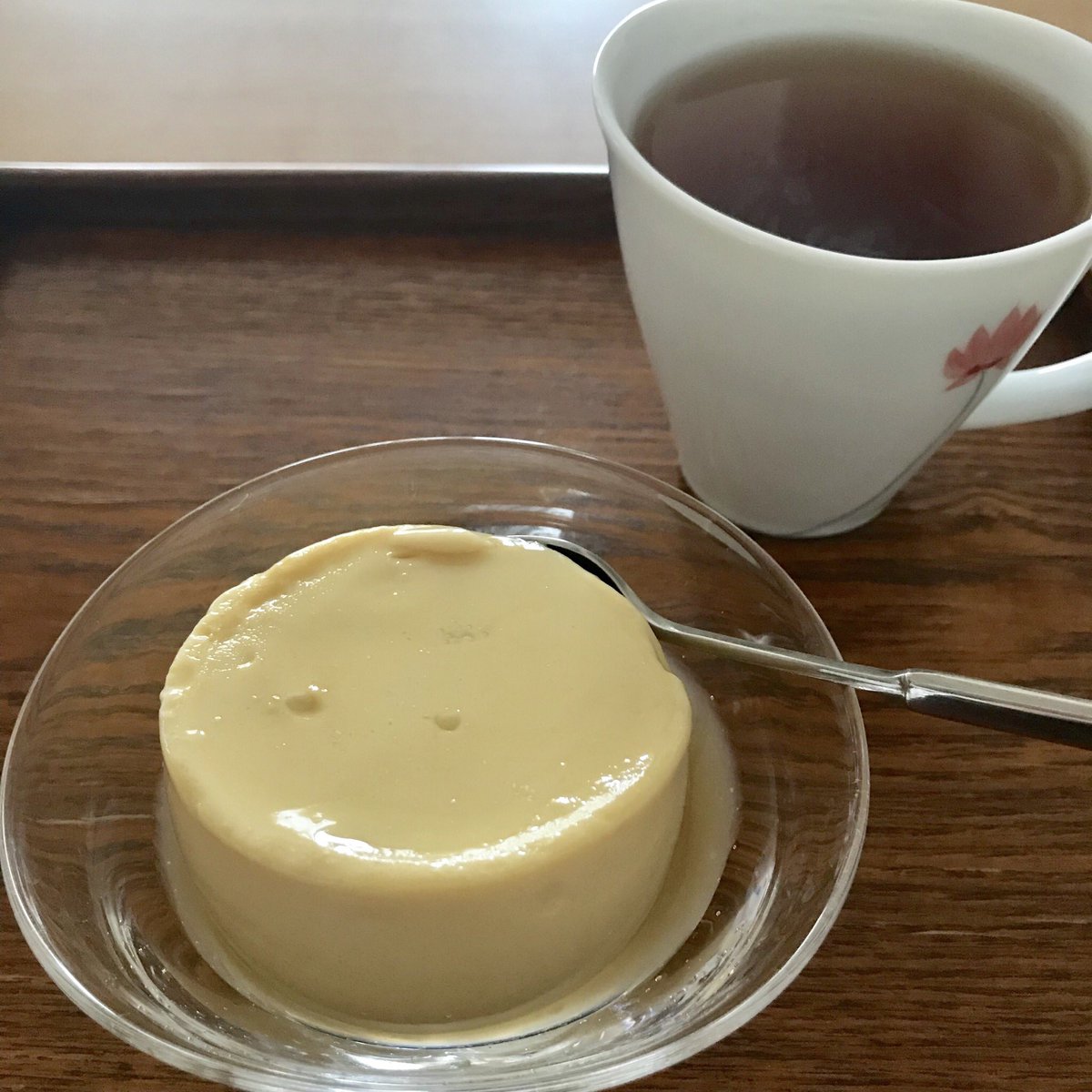 海野つなみ Twitterren 今日の朝おやつは 昨日レンジで作った豆乳プリン またカラメルソースが薄すぎたかと思ってたら お皿に出す時反転してました でもやっぱり薄い 少量のカラメルソースは難しい 今回 違うティーカップで作ったらプリンの硬さが違いました 海野つなみ Twitterren 今日の朝おやつは 昨日レンジで作った豆乳プリン またカラメルソースが薄すぎたかと思ってたら お皿に出す時反転してました でもやっぱり薄い 少量のカラメルソースは難しい 今回 違うティーカップで作ったらプリンの硬さが違いました
