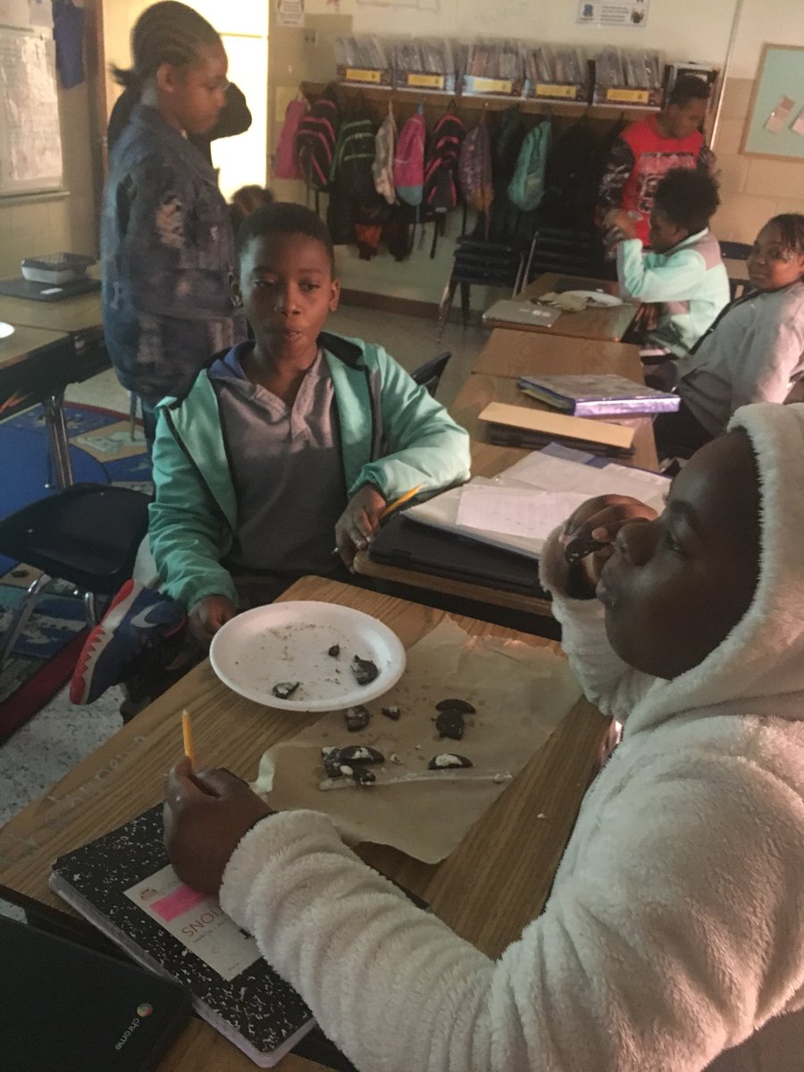 mspitt262's tweet photo. Moon phases never tasted so good. @JenniferMHumble @darylcros @HamptonCSchools @ShallyAckerman https://t.co/AaSylA3IQX