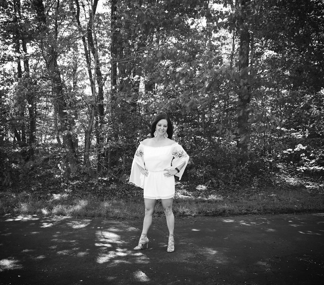 jennyparks1's tweet image. ✨A strong woman loves, forgives, walks away, lets go, tries again, and preservers.....no matter what life throws at her✨
#justme #sameoutfit #differentpic #feelingmotivational #yep #that