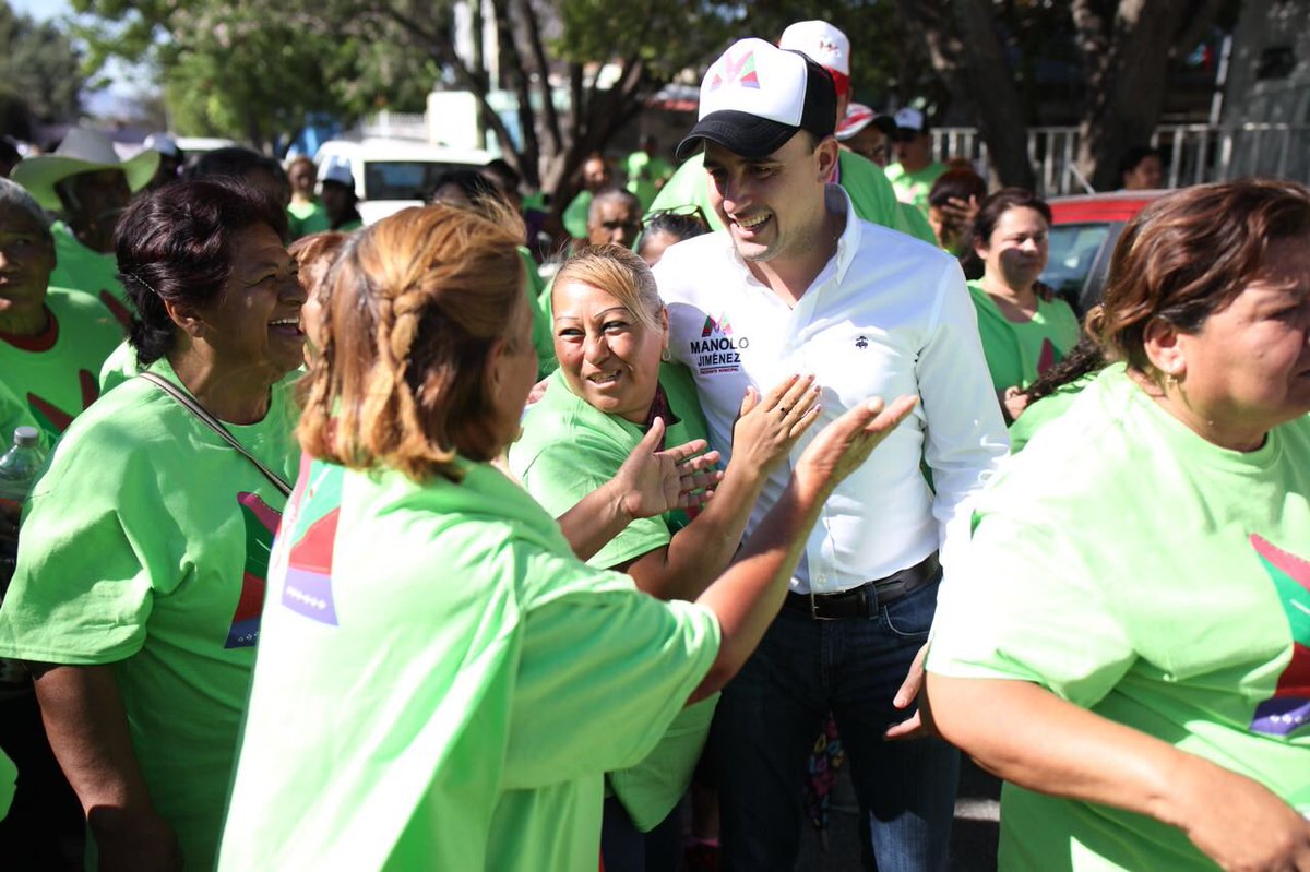 manolojim's tweet photo. Día 3. La mejor manera de honrar la confianza de la gente es cumpliendo. Muchas gracias a nuestra gente por recibirme con cariño y afecto. Ya son años trabajando en equipo por nuestro municipio. Ahora lo que sigue es llevar a Saltillo al siguiente nivel. #SigamosJuntos https://t.co/LUnb8SAofj