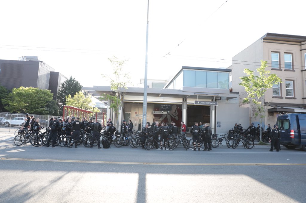 Lots of Seattle Police at Capitol Hill station