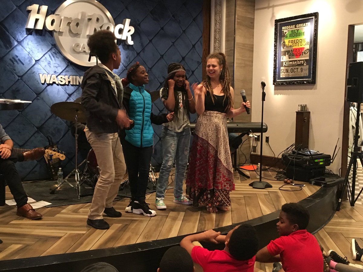 Ms. Bain tweet media