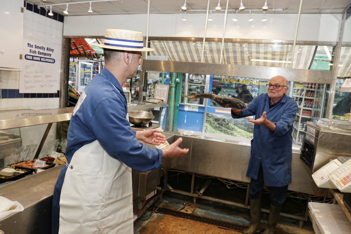 rdgindies's tweet photo. From crimper to shrimper - we discover why hairdressing’s loss is @SmellyAlleyFish's gain. #readingindies #fish https://t.co/s7jEEPSWaG