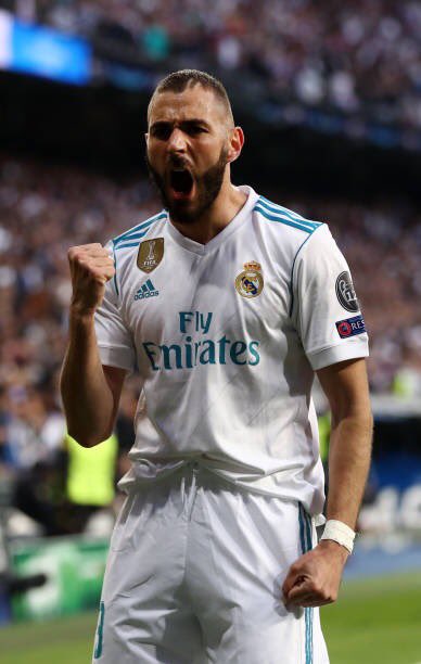 Madrid_Indo's tweet photo. "Membobol gawang Bayern itu berat, biar ane saja." - Karim Benzema, sodara jauhnya Dilan https://t.co/3M2HQJCUZv
